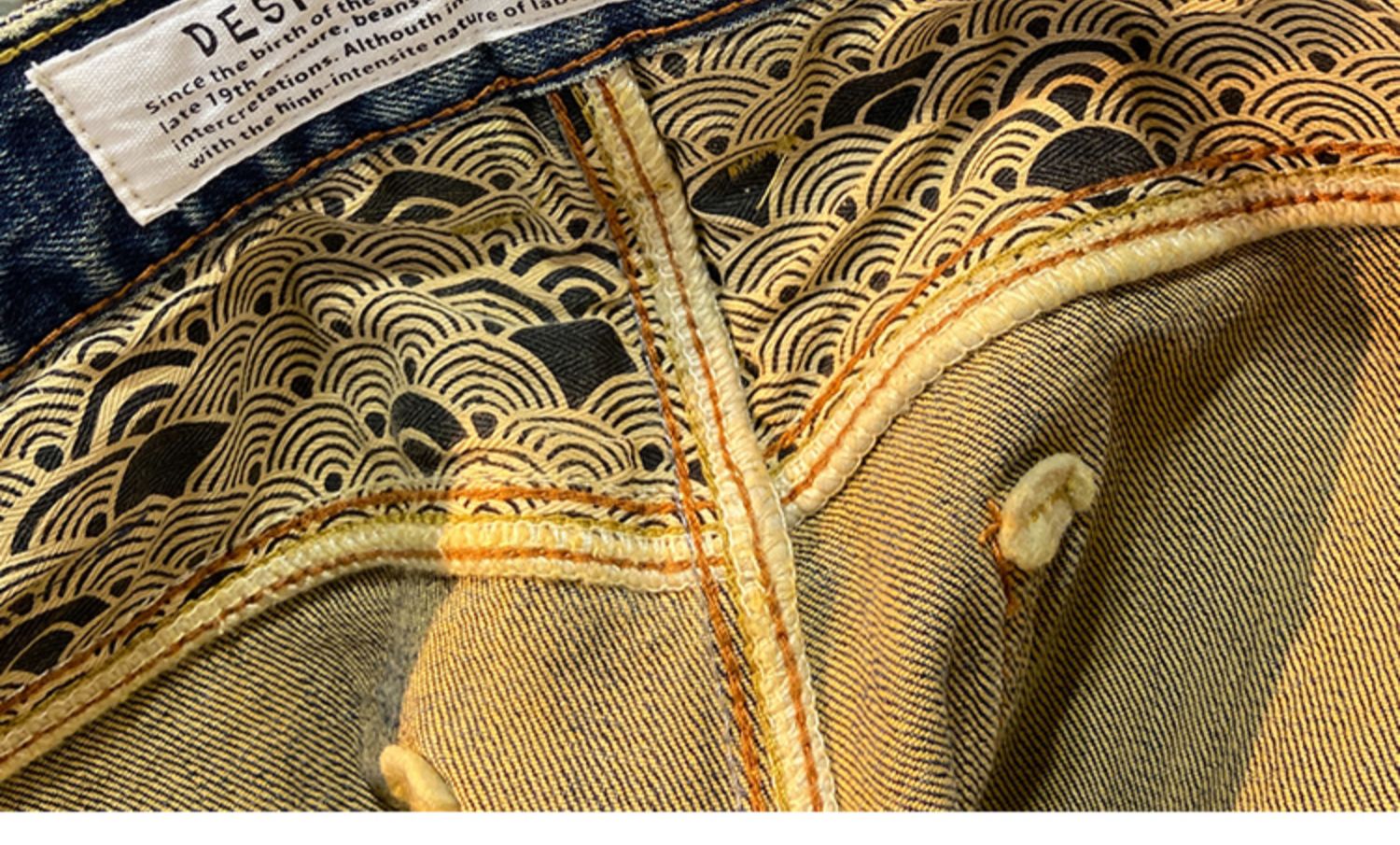 Czerwone jeansy z obszyciem z  – Levis Jeans 501 recenzja i cena